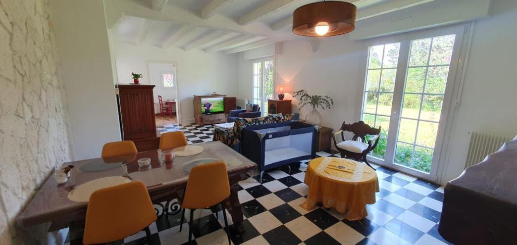 Maison Au Calme Avec Jardin Pres Du Chateau, Foret Et Plage Condette Luaran gambar